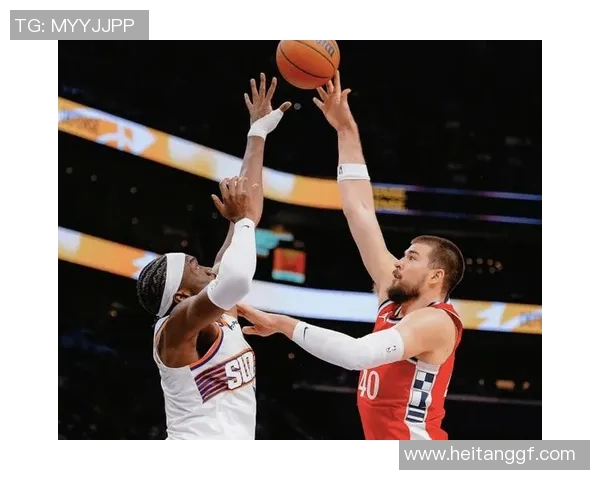 6三分狂轰29分!火箭旧将首秀打败快船!比尔复出14中2挖大坑 6三分狂轰29分!火箭旧将首秀打败快船!比尔复出14中2挖大坑